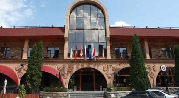 «Կեչառիս» Հյուրանոցային Համալիր